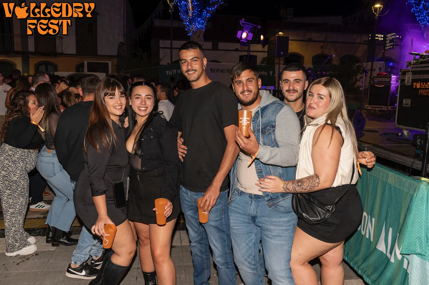 Grupo de asistentes posando en Valledry Fest
